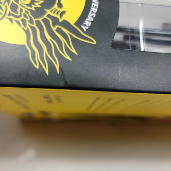 Diamond Select 80th Anniversary Bruce Lee Action Figure Collector Sealed NEW 7" - Picture 5 of 5